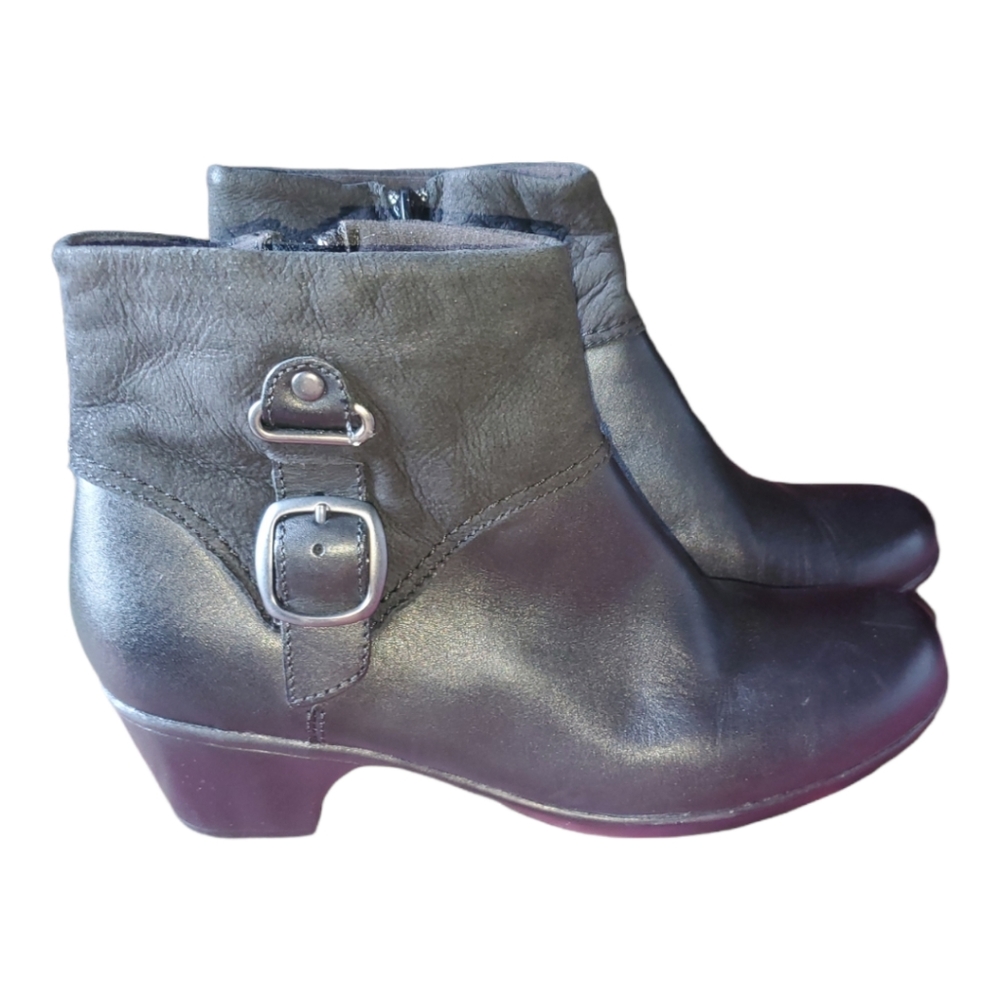 Clarks Bendables, leather boots, size 9.5